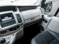pereoborudovaniye mikroavtobusa renault trafic 047